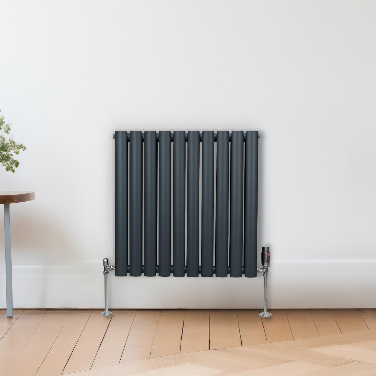 Radiatorer med Ovala Kolumner & Kromventiler - 600mm x 600mm – Grå