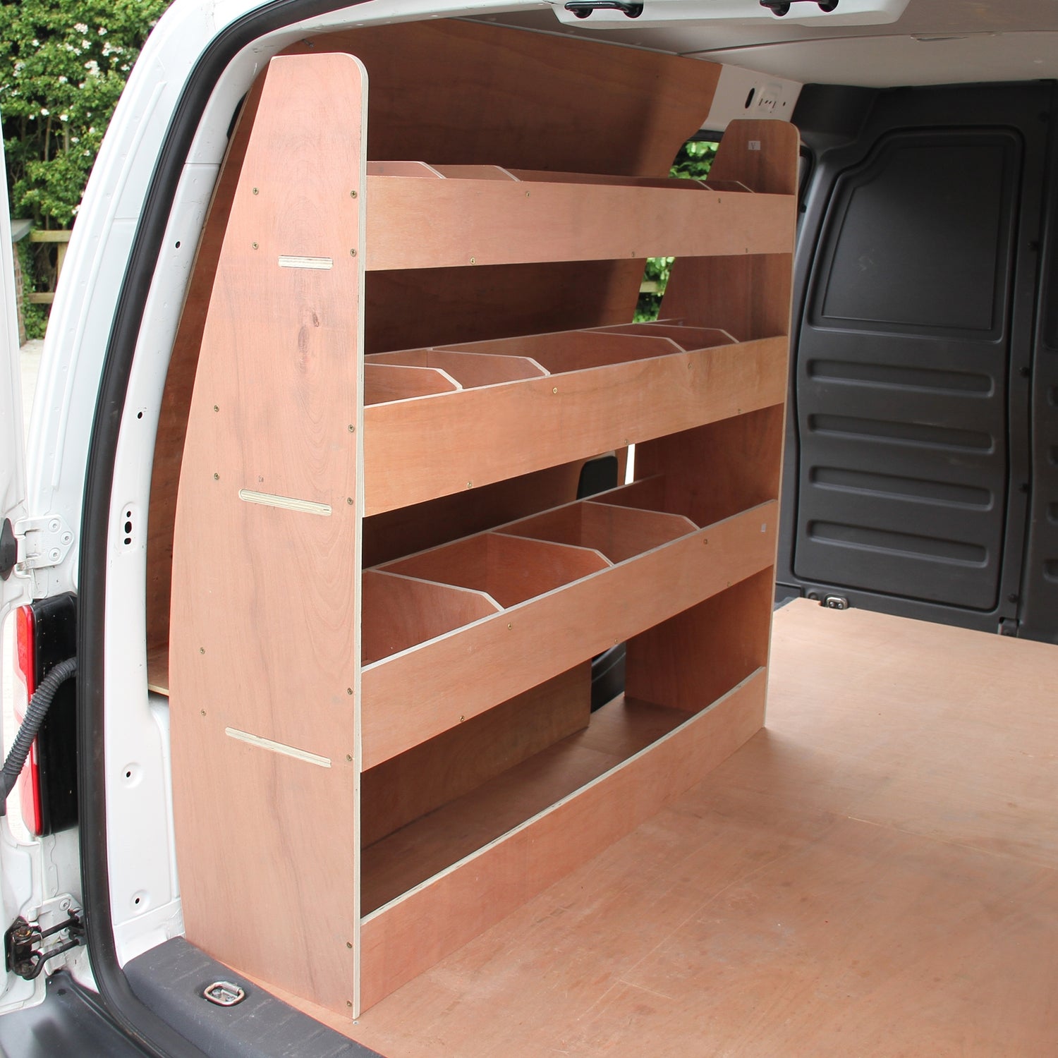 11m2 Mörkgrå Skåpbilsinklädnad & VW Caddy Förvaringshylla