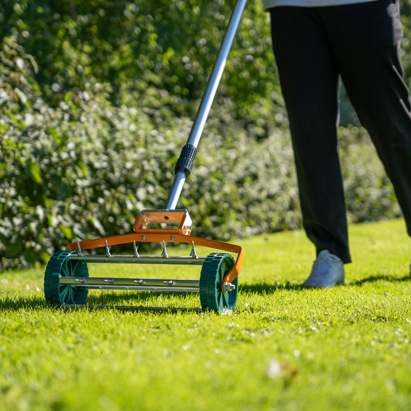 100 cm Gräsutjämnare och Gräsmatteluftare – Orange