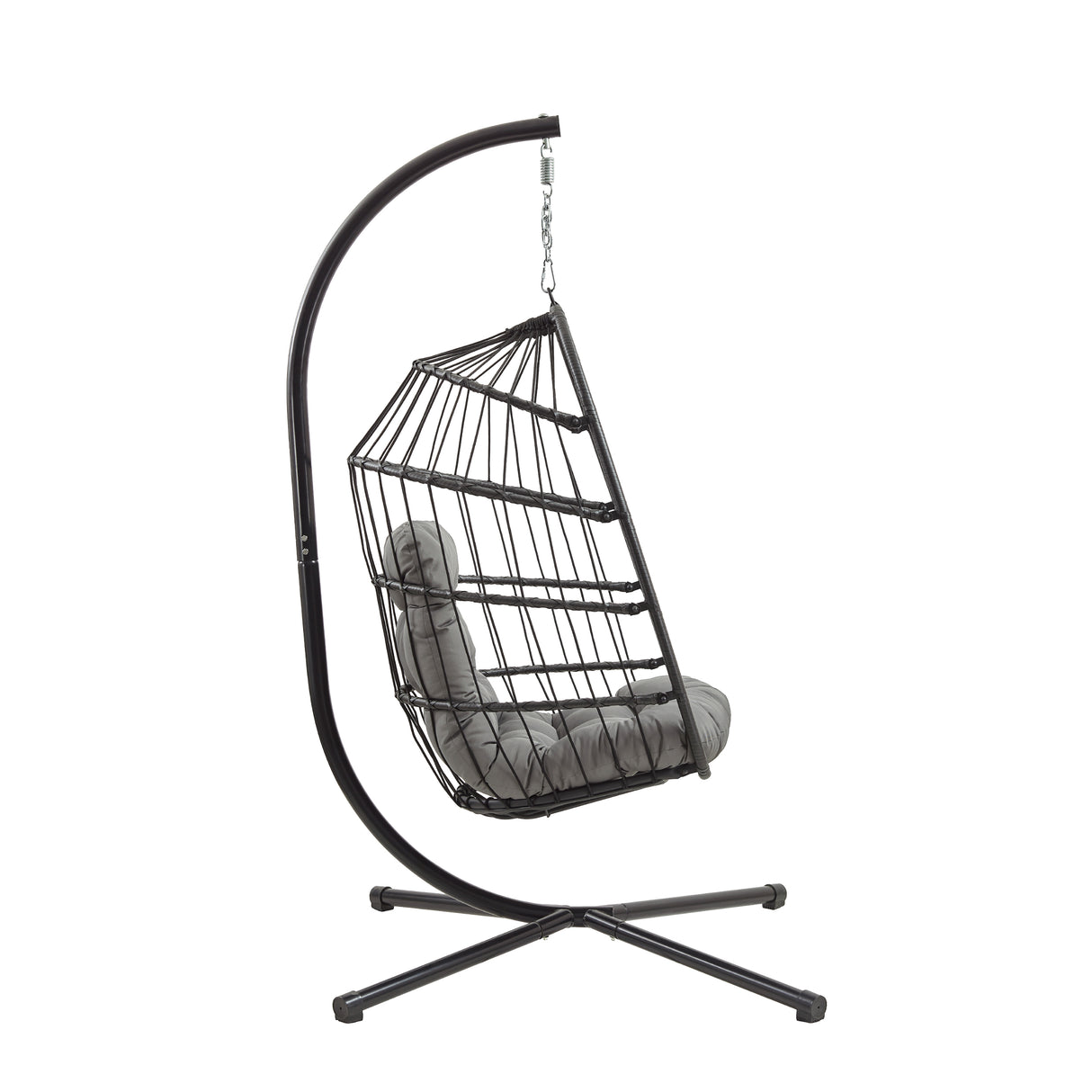 Äggformad hängstol i svart rotting med mjukt grått sittdyna, hängande från en stilren metallställning i svart finish