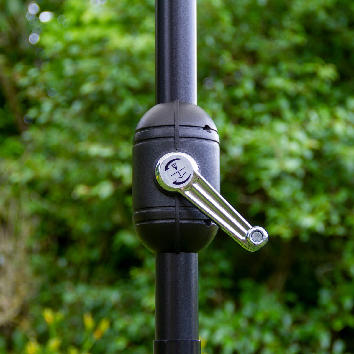 Beige 2.7m LED Lutande Parasoll