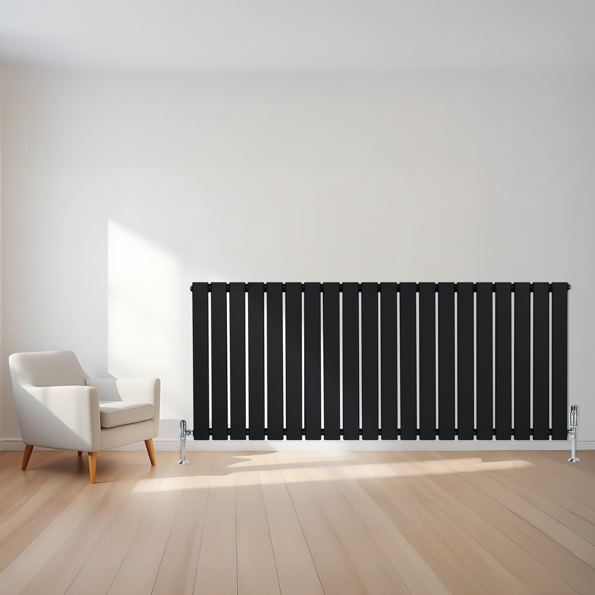 Svart platt enkelkolumnsradiator med ventiler, 600 mm x 1400 mm, placerad mot en ljus vägg i ett rum med träplankgolv