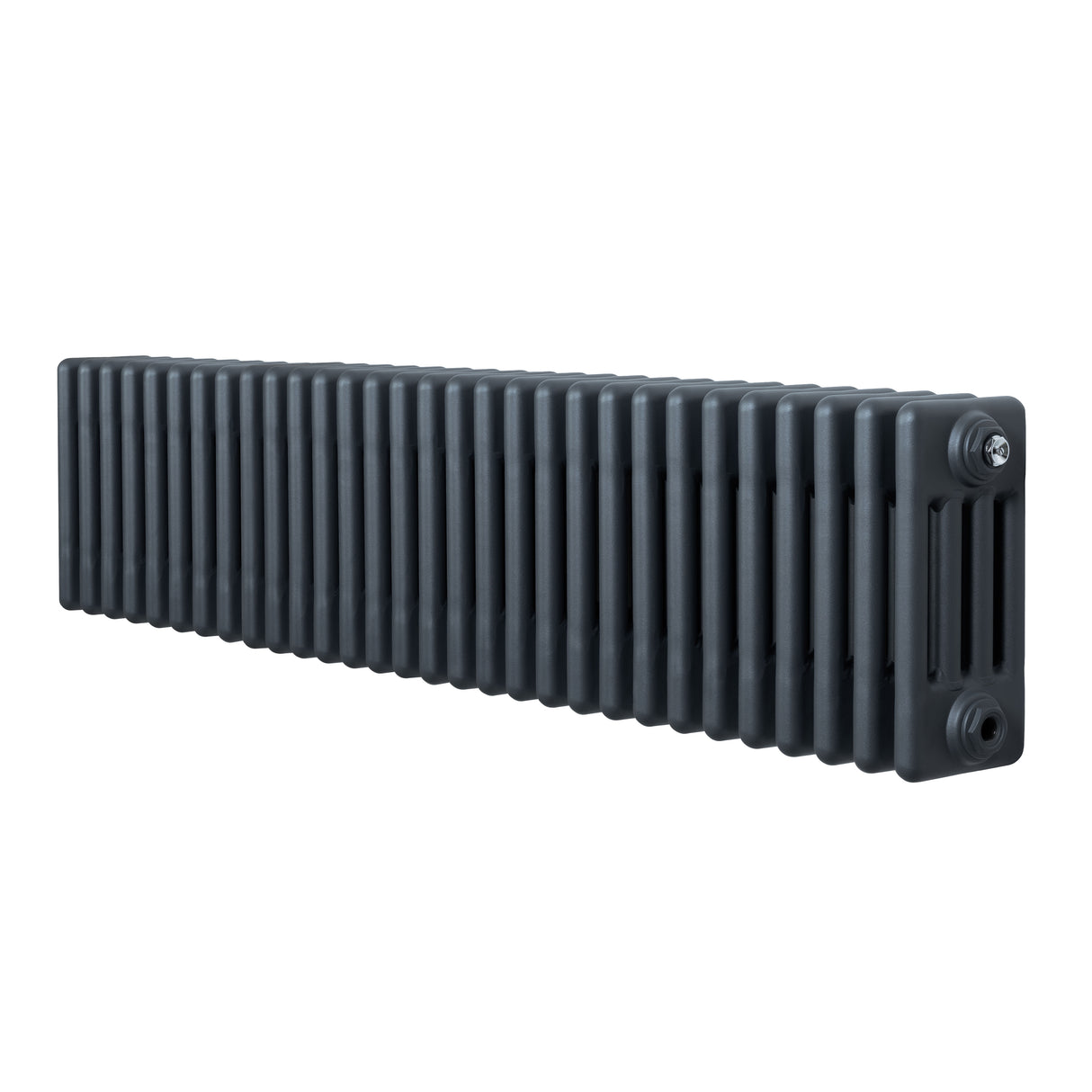 Traditionell 4-kolonnsradiator i antracit, långsträckt design med ribbad yta och släta kanter, perfekt för värme och stil