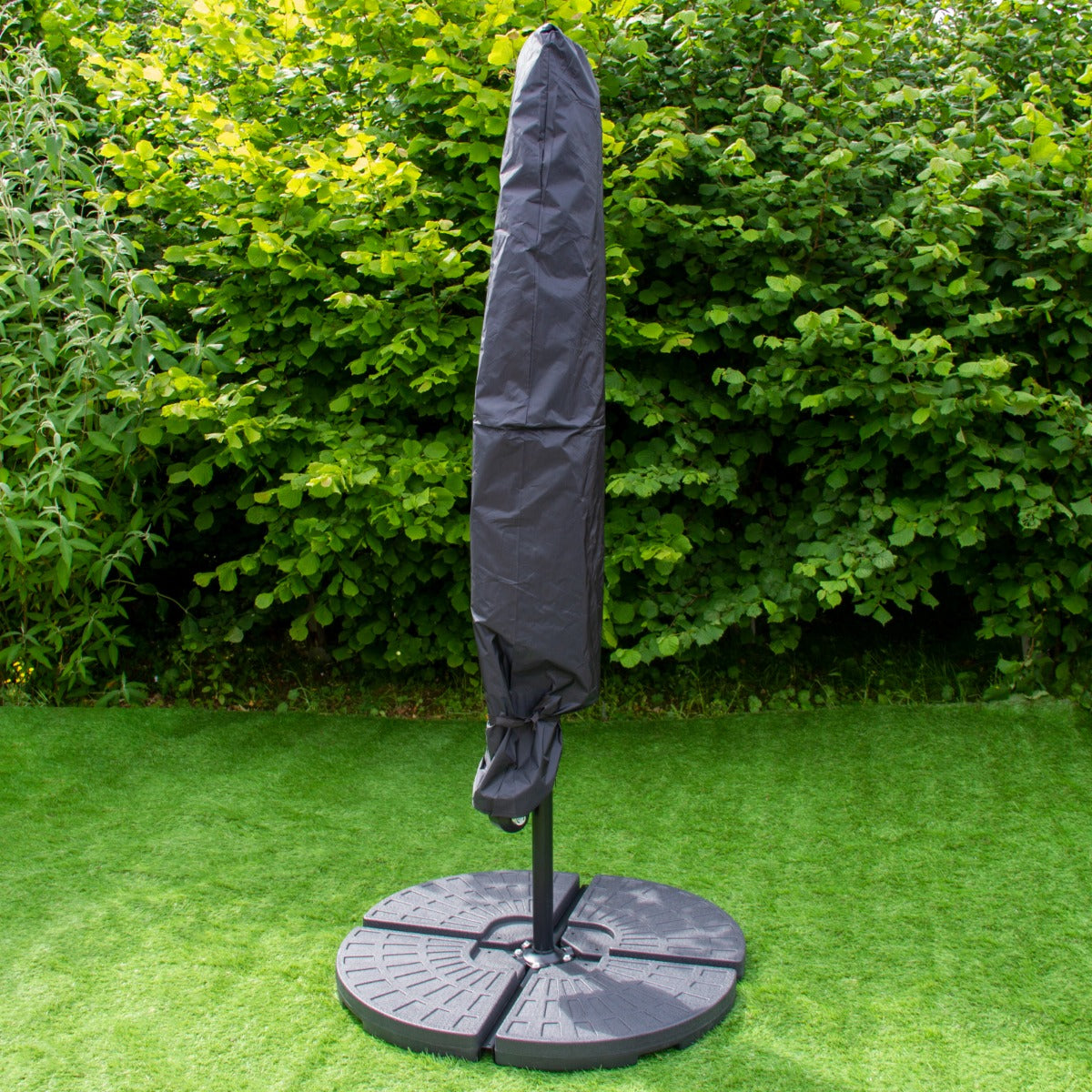 Grön 3m LED Cantilever Parasoll med Solfjäderformad Bas