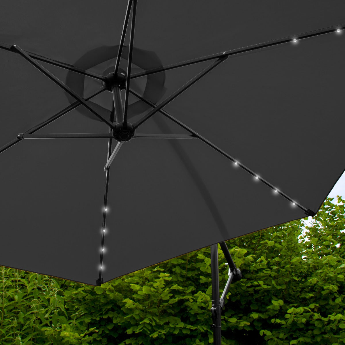 Grå 3m LED Cantilever Parasoll med Solfjäderformad Bas