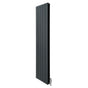 Antracitgrå aluminiumradiator med släta ytor och vertikala lameller, mått 1800mm x 395mm, elegant och modern design