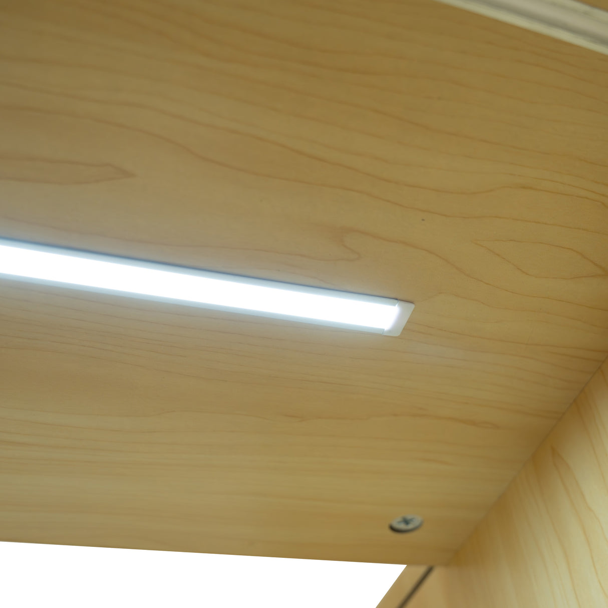 C1200 Butiksmodul med LED – Lönnfärgad finish