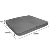 Grått isolerande lock för spabad, mått 220x220 cm och 10 cm tjockt, med slät yta och robust design för effektiv isolering