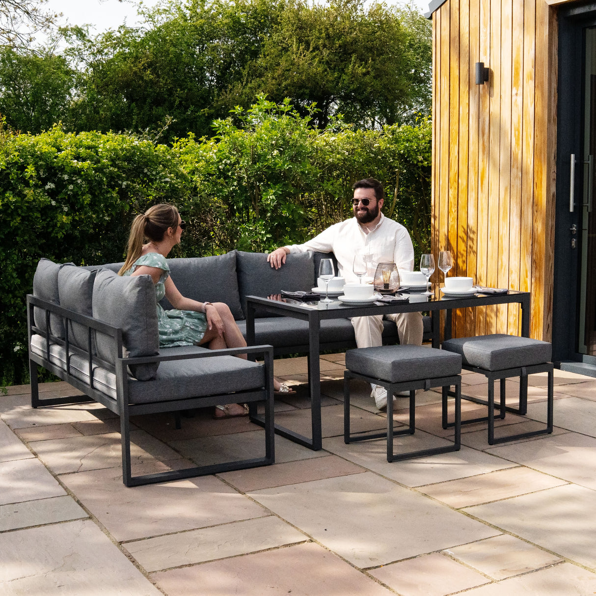Set Hörnsoffa i Antracit Aluminium + Förvaringslåda i Svart Rattan