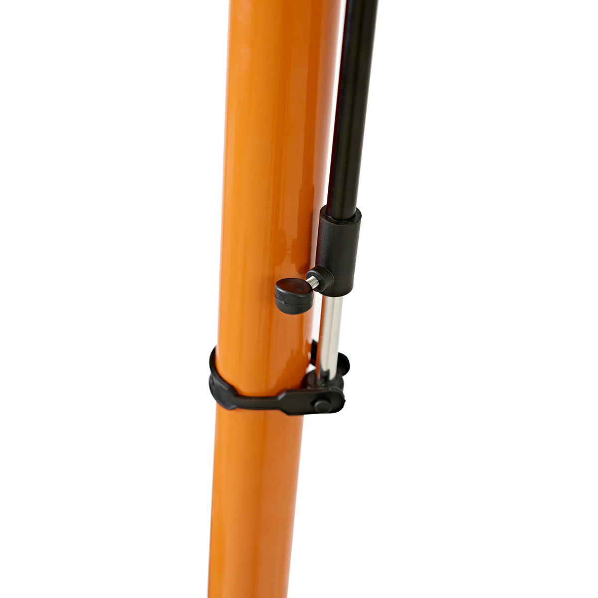 Cykelreparationsställ i orange metall med justerbar höjd och svart detalj, perfekt för att underlätta cykelreparationer