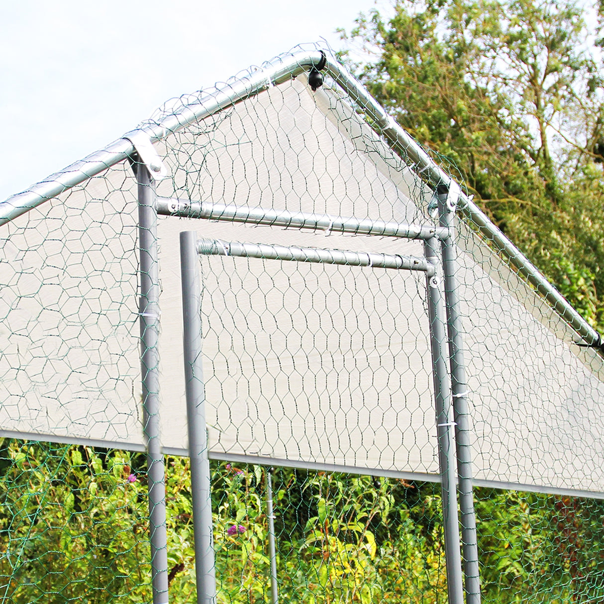 Hönsgård med 2st Vattentäta Tak 4 m x 8 m x 2 m