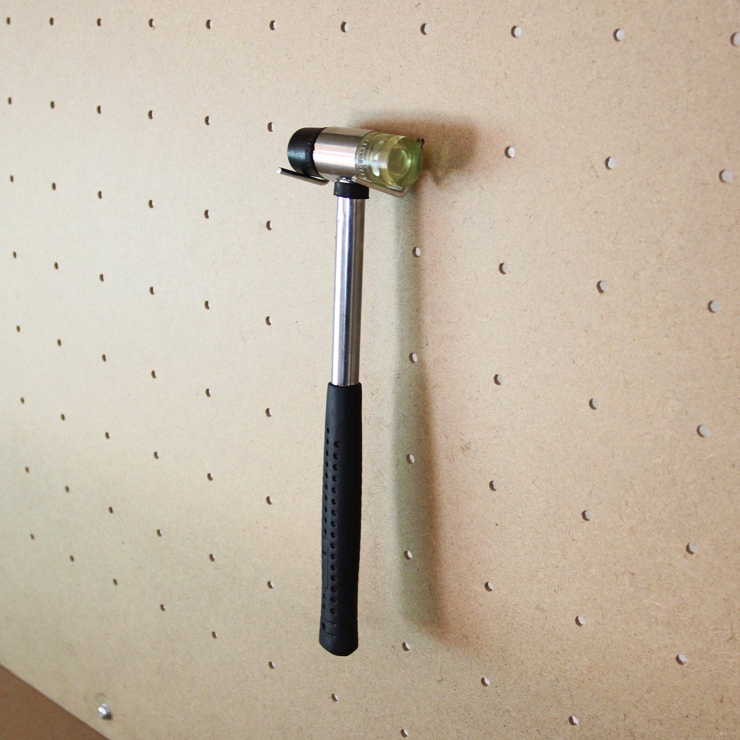 Arbetsbänk med Verktygstavla & Låda i Rött