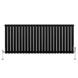 Oval enkelkolonnsradiator i svart med släta, vertikala ribbor och kromade ventiler, mått 600 mm x 1440 mm