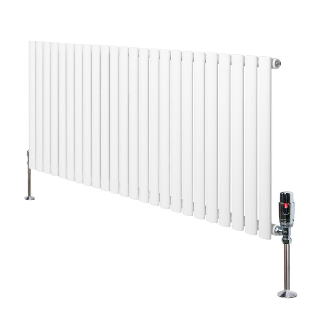 Oval enkelpelarradiator i vit färg, 600 mm x 1440 mm, med släta, vertikala lameller och synliga ventiler på sidan