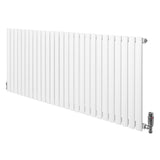 Oval vit enkelpelarradiator med släta, rektangulära sektioner och ventiler, 600 mm x 1620 mm, perfekt för effektiv uppvärmning