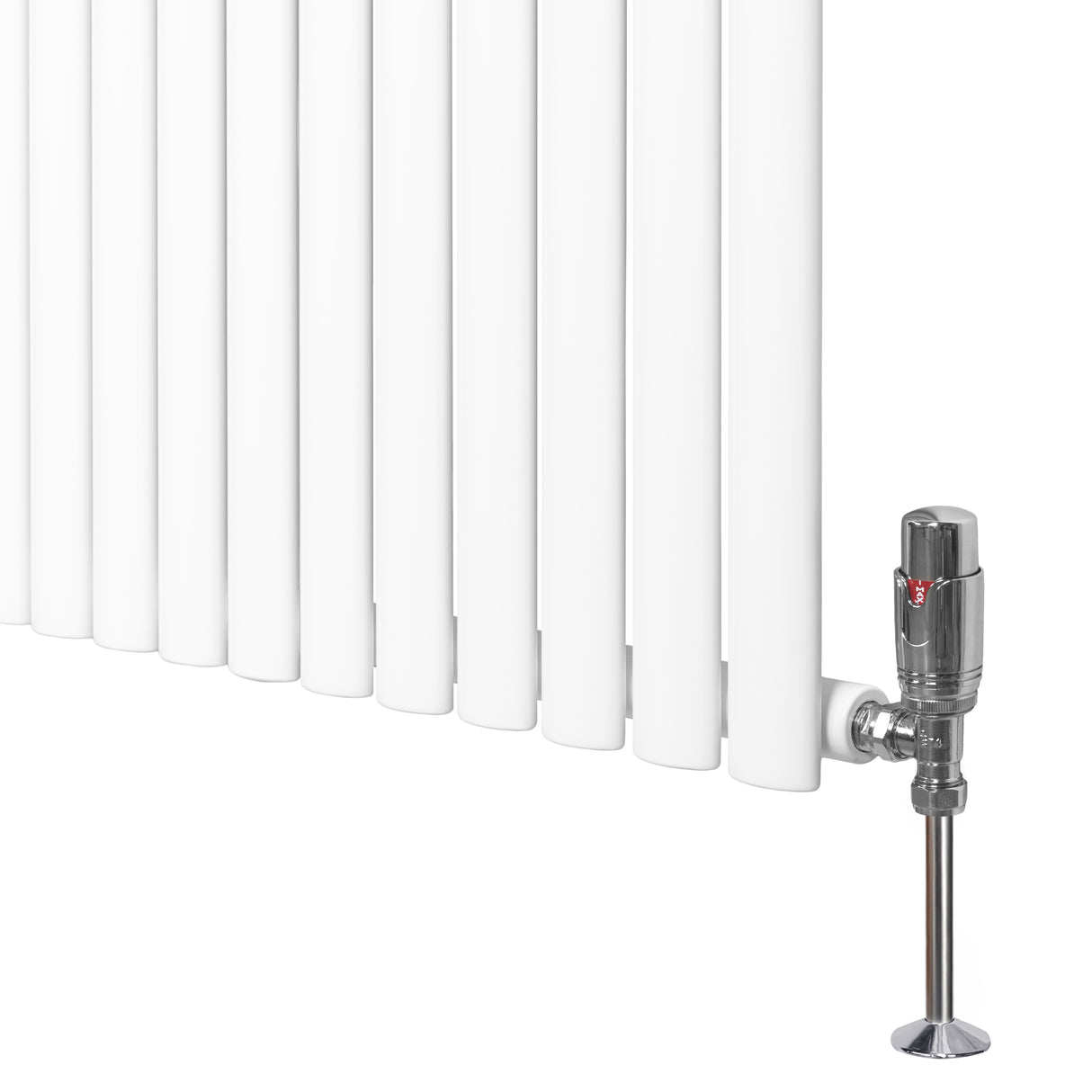 Oval vit enkelpelarradiator med släta, rektangulära sektioner och en glänsande ventil i metall, perfekt för effektiv uppvärmning