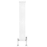 Oval vit enkelkolonnsradiator med släta ytor och två ventiler, 1600 mm hög och 240 mm bred, perfekt för moderna hem