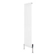 Oval enkelpelarradiator i vit färg, 1600 mm x 360 mm, med släta ytor och moderna ventiler, perfekt för effektiv uppvärmning