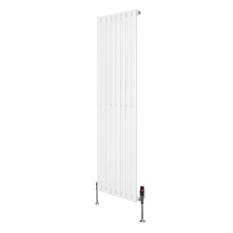 Oval vit enkelpelarradiator med släta ytor, 1600 mm x 480 mm, och ventiler i metall, perfekt för modern inredning