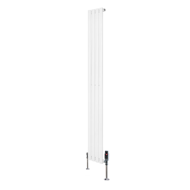 Oval enkelpelarradiator i vit färg, 1800 mm x 240 mm, med släta ytor och moderna ventiler för effektiv uppvärmning