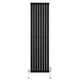 Svart oval enkelkolonnsradiator med sju vertikala ribbor och synliga ventiler, mått 1800 mm x 480 mm, modern design