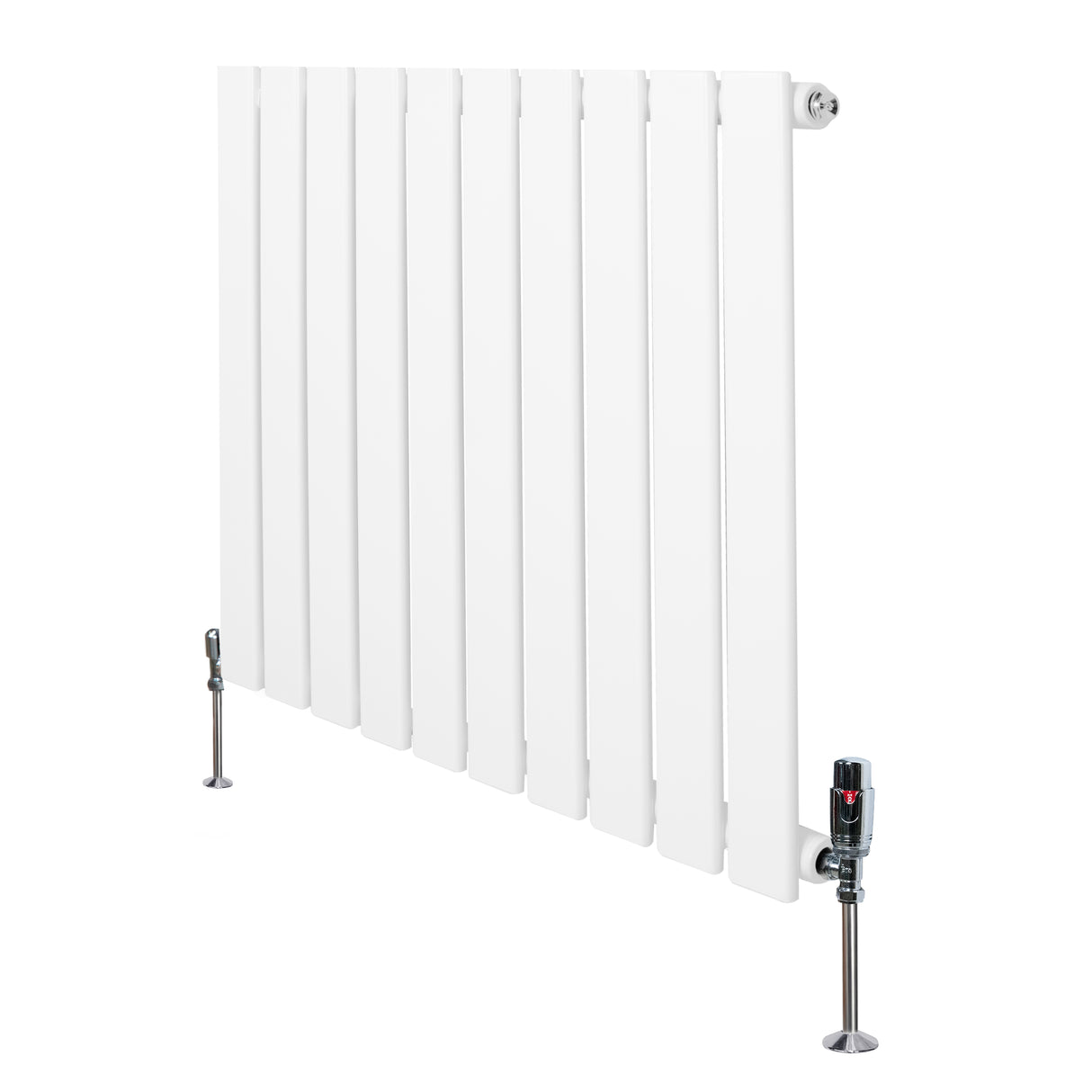 Platt, vit enkelkolumnsradiator med ventiler, 600 × 700 mm, har släta ytor och en modern design som passar i olika rum