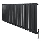Platt enkelkolumnsradiator i antracitgrå färg, 600 mm x 1400 mm, med släta ytor och ventiler på båda sidor för effektiv värme