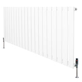 Platt enkelkolumnsradiator i vit färg, 600 mm x 1400 mm, med släta ytor och ventiler på sidorna för effektiv värmefördelning