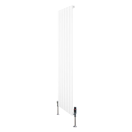 Platt enkelkolumnsradiator i vit färg, 1600 mm x 420 mm, med släta ytor och ventiler, perfekt för modern inredning
