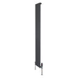 Platt enkelkolumnsradiator i antracitgrå, 1800 mm lång och 280 mm bred, med släta ytor och moderna ventiler i botten