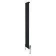 Svart platt enkelkolumnsradiator med ventiler, 1800 mm lång och 280 mm bred, har en slät yta och modern design som passar i alla rum