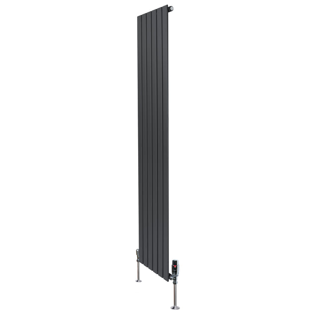 Platt enkelkolumnsradiator i antracitgrå, 1800 mm x 420 mm, med släta ytor och ventiler, perfekt för modern inredning