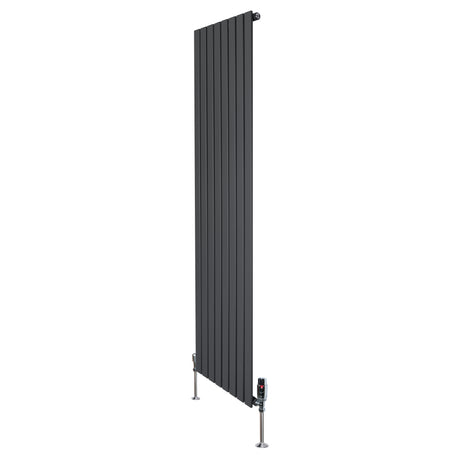 Platt enkelkolumnsradiator i antracitgrå, 1800 mm x 560 mm, med släta ytor och ventiler för effektiv värmeöverföring
