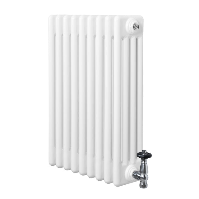 Traditionell vit 4-kolonnsradiator med släta ytor och glänsande ventiler, mått 600 x 425 mm, idealisk för värme och stil