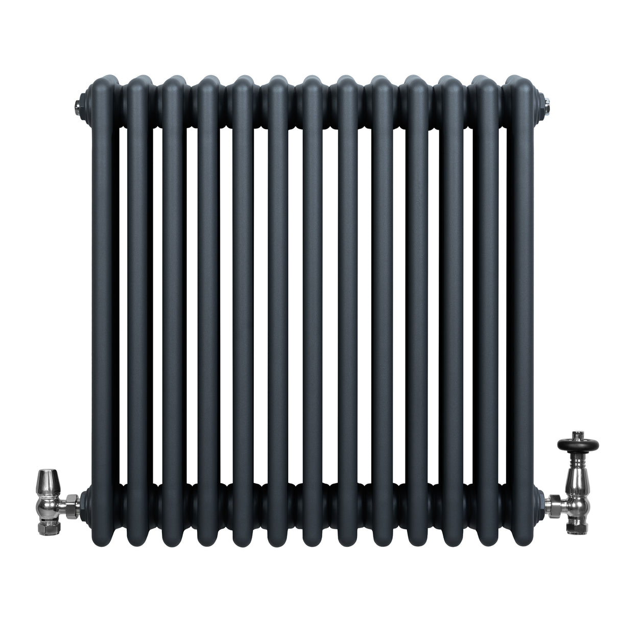 Traditionell 4-kolonnsradiator i antracitgrå med släta, rundade rör och metallventiler, perfekt för värme och stil