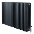 Traditionell 4-kolonnsradiator i antracitgrå, med släta ytor och tydliga linjer, perfekt för värme och stil i hemmet