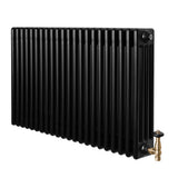 Svart traditionell 4-kolonnsradiator med släta ytor och ventiler, 600 x 1010 mm, perfekt för effektiv uppvärmning i hemmet