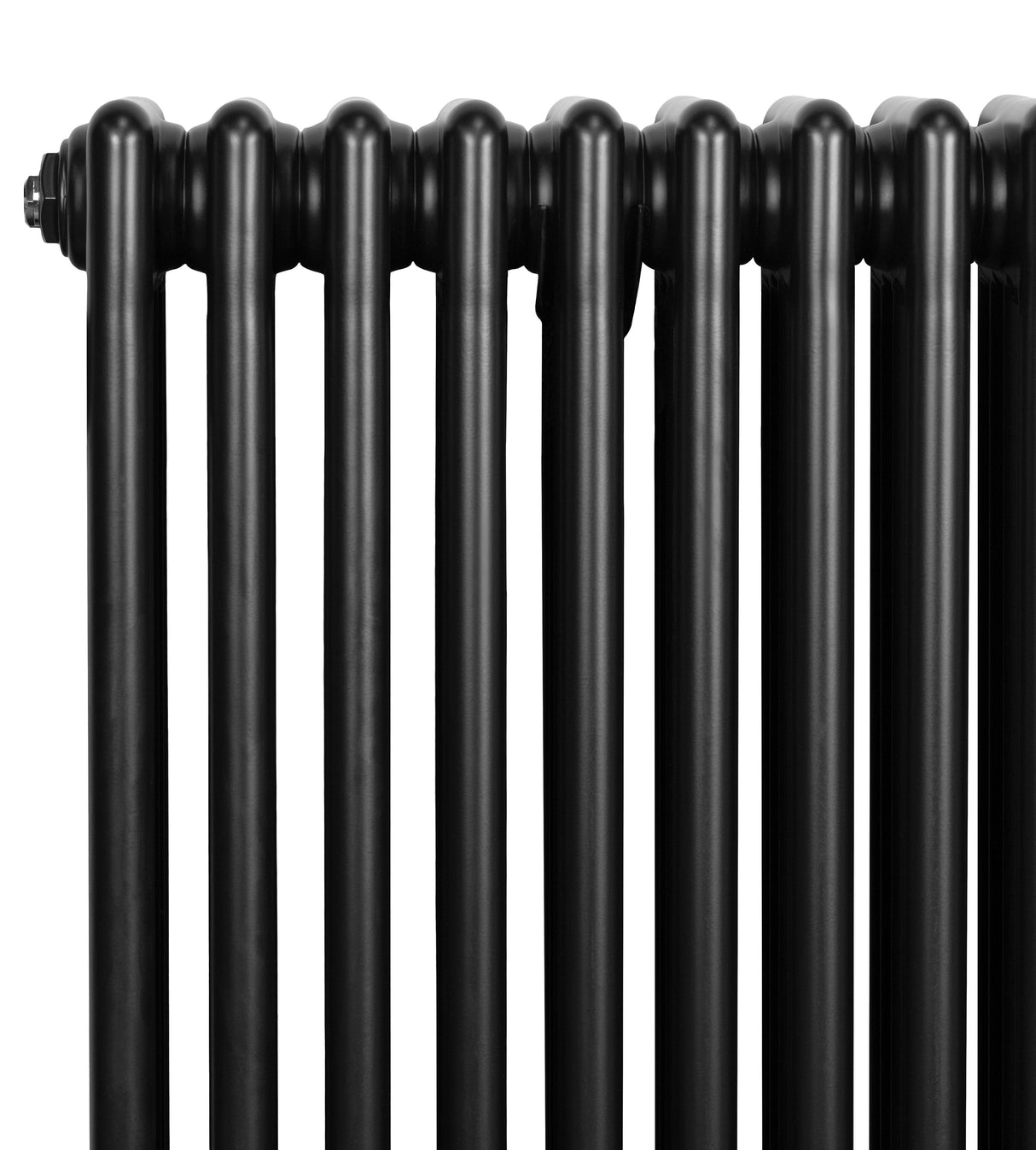 Svart traditionell 4-kolonnsradiator med släta, glänsande ytor och rundade detaljer, perfekt för värme och stil i hemmet