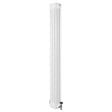 Vit traditionell 4-kolonnsradiator med släta ytor och ventiler, 1800 x 200 mm, perfekt för effektiv uppvärmning i hemmet