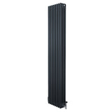 Traditionell 4-kolonnsradiator i antracitgrå, 1800 x 380 mm, med släta ytor och eleganta ventiler för modern inredning