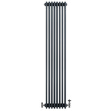 Traditionell 4-kolonnsradiator i antracitgrå med släta ytor och eleganta ventiler, 1800 x 380 mm, perfekt för modern inredning
