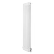 Vit traditionell 4-kolonnsradiator i stål, 1800 x 380 mm, med släta ytor och ventiler, perfekt för effektiv uppvärmning