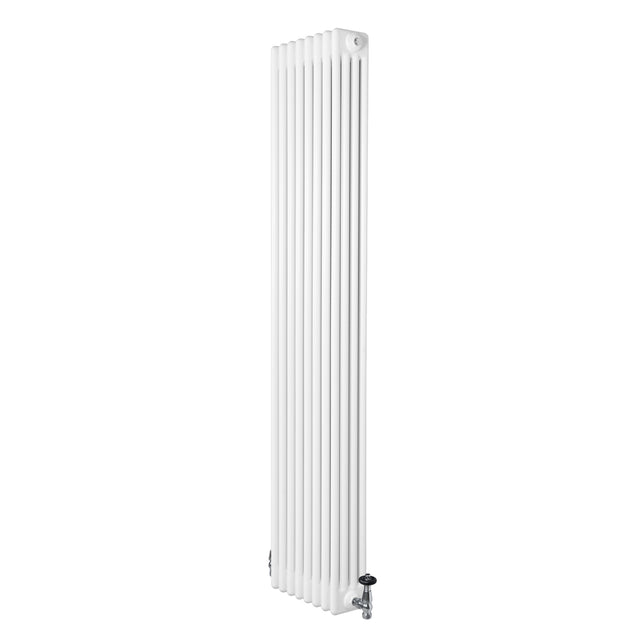 Vit traditionell 4-kolonnsradiator i stål, 1800 x 380 mm, med släta ytor och ventiler, perfekt för effektiv uppvärmning