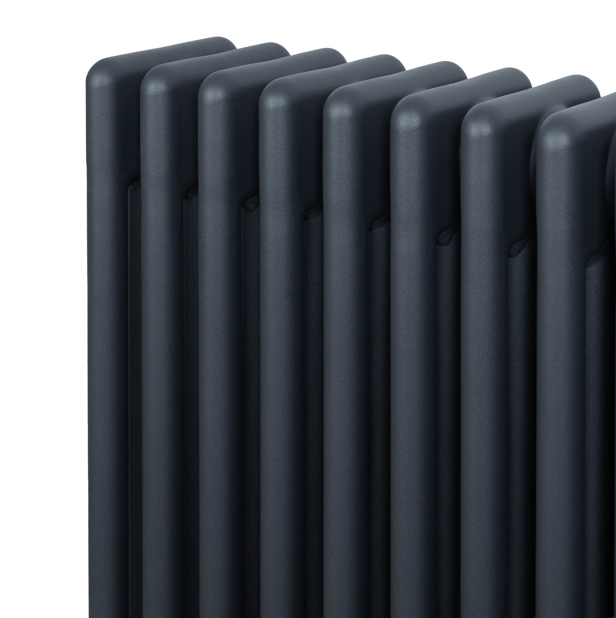 Traditionell 4-kolonnsradiator i antracitgrå med släta ytor och rundade kanter, perfekt för effektiv uppvärmning i hemmet