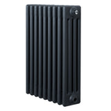 Traditionell 4-kolonnsradiator i antracitgrå, med släta ytor och rektangulära former, perfekt för effektiv uppvärmning