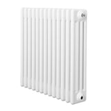 Traditionell vit 4-kolonnsradiator med släta ytor och rundade hörn, perfekt för att ge värme och stil i hemmet