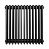Traditionell svart 4-kolonnsradiator med släta, runda rör och en kompakt design, perfekt för värme och stil i hemmet