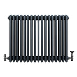 Traditionell antracitgrå 4-kolonnsradiator med släta, rundade rör och ventiler, perfekt för värme och stil i hemmet