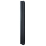 Traditionell antracitgrå 4-kolonnsradiator i metall, 1800 x 200 mm, med släta ytor och vertikala ribbor för effektiv värmeöverföring