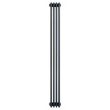 Traditionell 4-kolonnsradiator i antracitgrå, 1800 x 200 mm, med släta ytor och eleganta, avlånga former för effektiv värme
